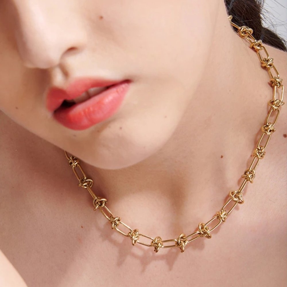 NEW 18K Gold Plated Knot Link Chain Necklace - Picture 4 of 9